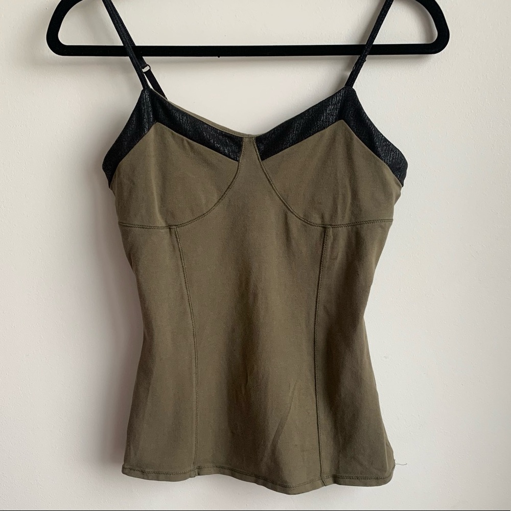 Fitted Express Tank Top